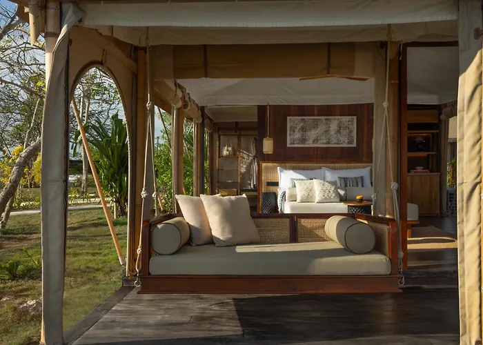 Campismo de Luxo Arna And Ocean Lounge Nusa Lembongan
