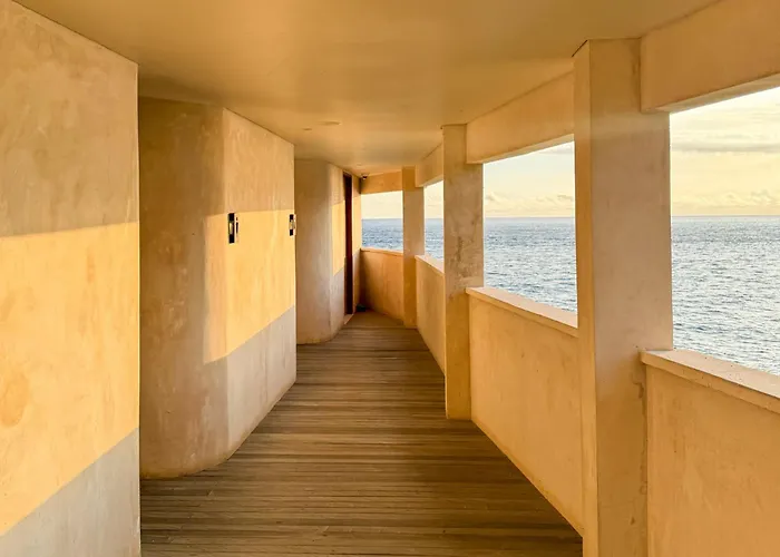 Arna And Ocean Lounge